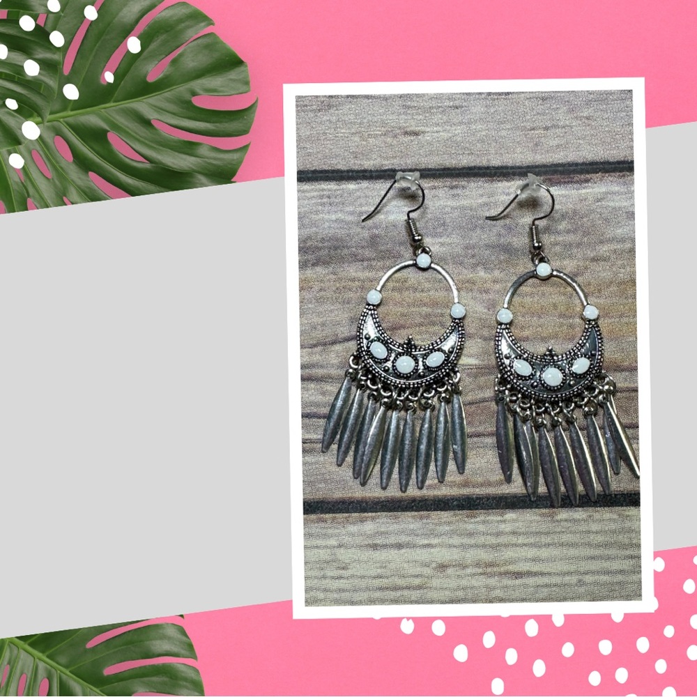 Silver/White Earrings